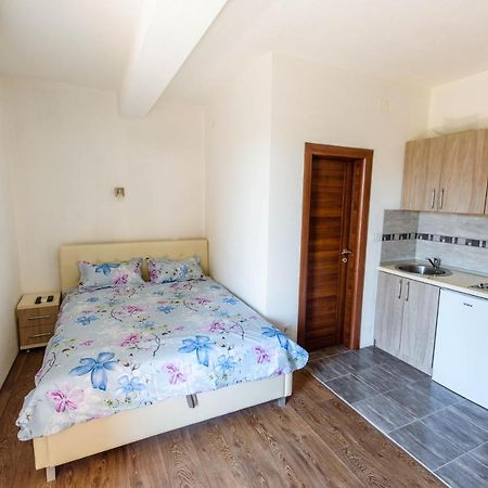 Apartments Elena Будва Екстериор снимка